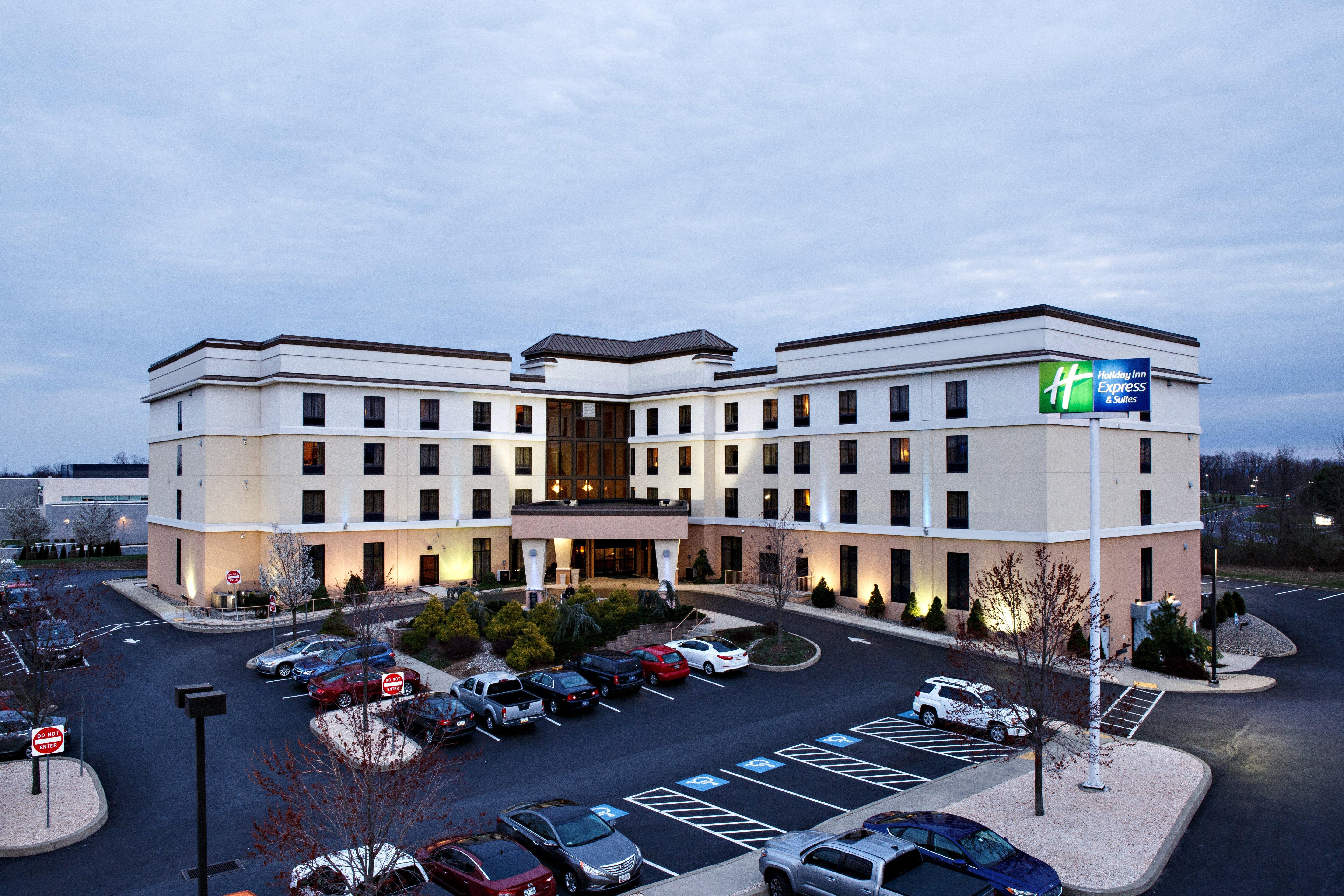 Holiday Inn Express & Suites Harrisburg West Mechanicsburg Eksteriør billede
